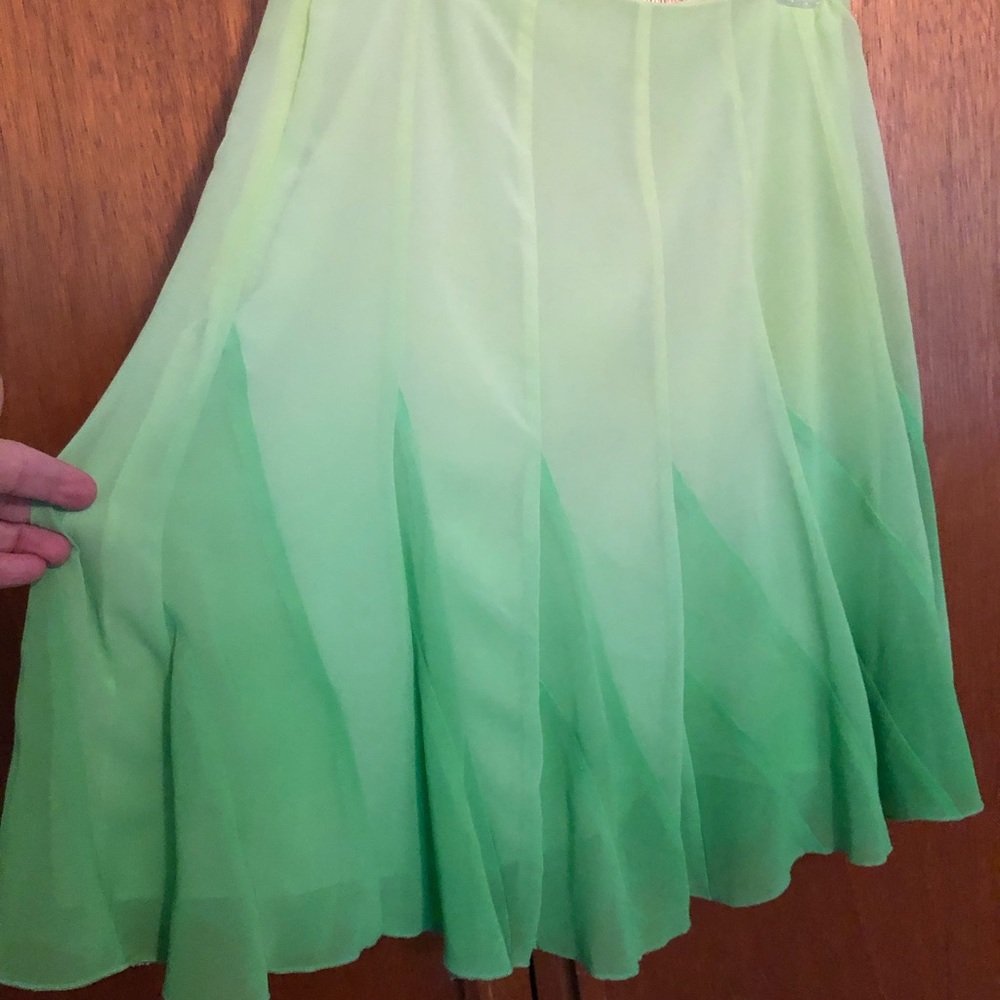 Worthington skirt; size 8; lime green ombré